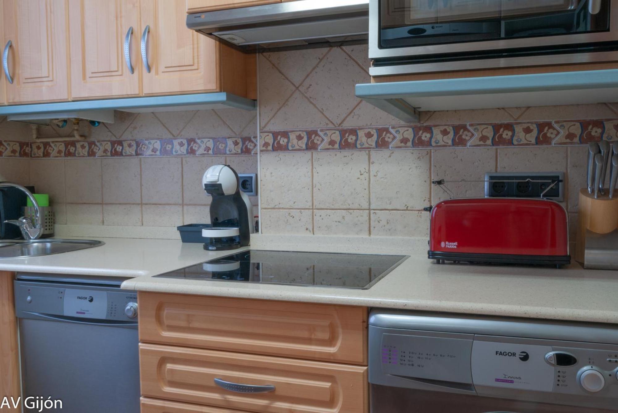 Av Premio Real 16 Apartment Gijon Exterior photo