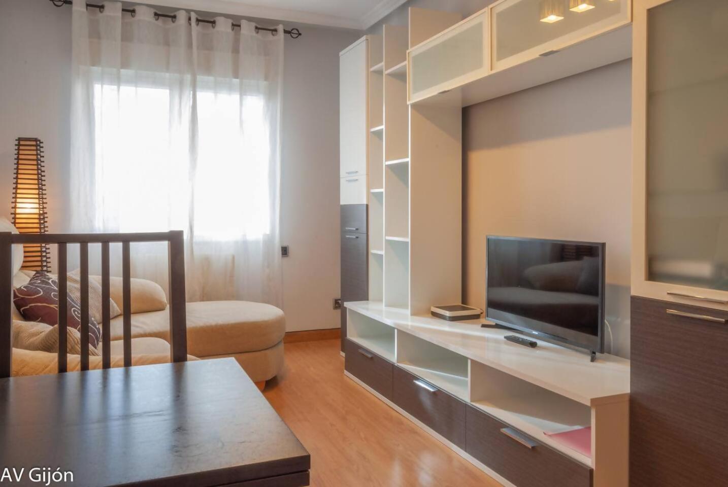 Av Premio Real 16 Apartment Gijon Exterior photo